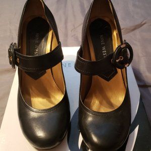 Nine West Black Leather Round Toe Pump, 7.5